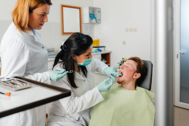 Best Emergency Tooth Extraction in Wellsville, MO